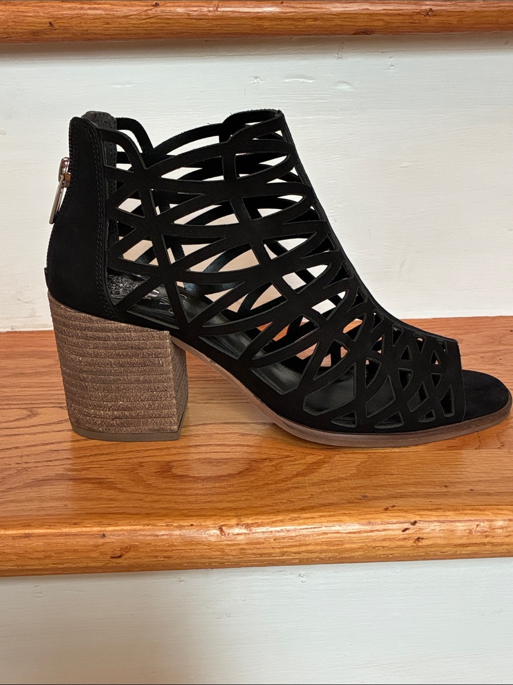 Vince Camuto Black Kevston Block Heel Sandal, Size 7.5, Never Worn